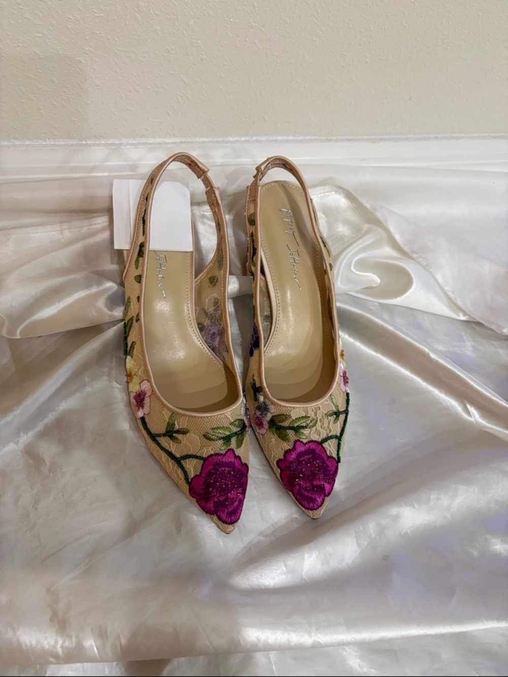 Betsey Johnson Beige Slingback Pumps with Magenta Floral Embroidery NWOT
